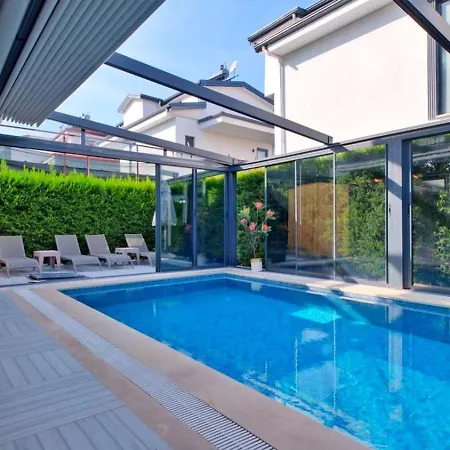 3 Bedroom With Private Pool فيلة فتحية
