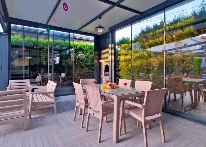 فيلة 3 Bedroom With Private Pool *