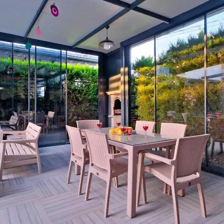 Βίλα 3 Bedroom With Private Pool *