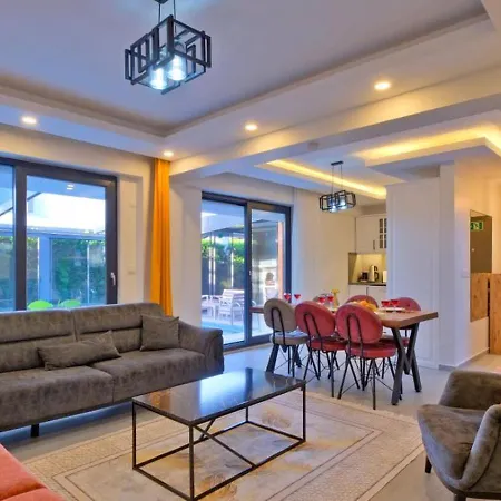 3 Bedroom With Private Pool Βίλα