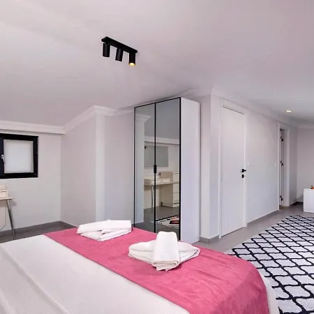 3 Bedroom With Private Pool Φετιγιέ