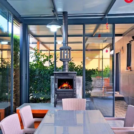 Βίλα 3 Bedroom With Private Pool